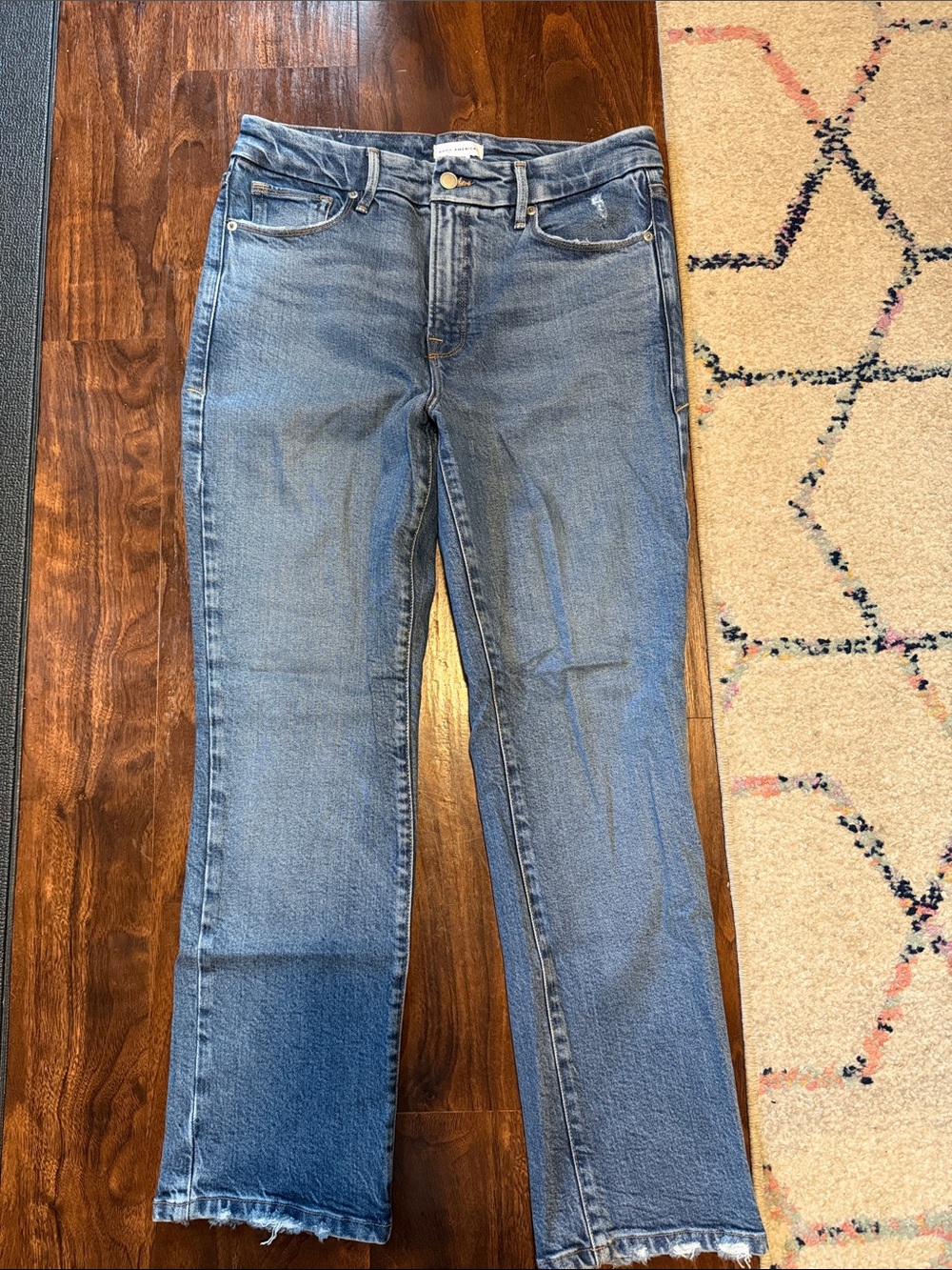 Good American Mid-Blue Good Legs Straight-Leg Jeans w/ Deep V sz 8/29